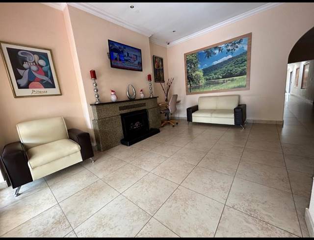 12 BEDROOM HOUSE FOR SALE IN SOUTH KENSINGTON